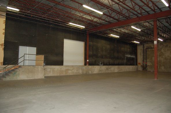 Industrial Office/Warehouse For Sale Or Lease: 6901 W 70th St, Shreveport, LA 71129